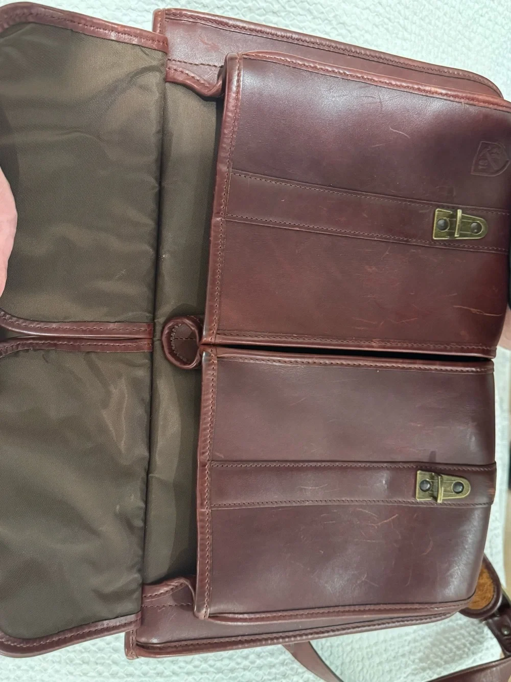 Allen Edmonds Genuine Leather Briefcase / Messenger Bag – Brown